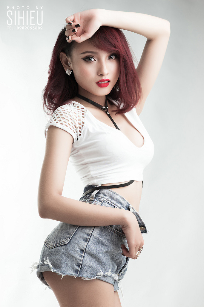 亚洲美女撒尿毛茸茸